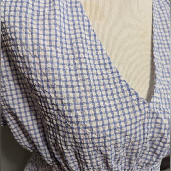 2/30 Madewell V-Neck Smocked-Waist Top in Gingham Seersucker - Picture 5 of 7